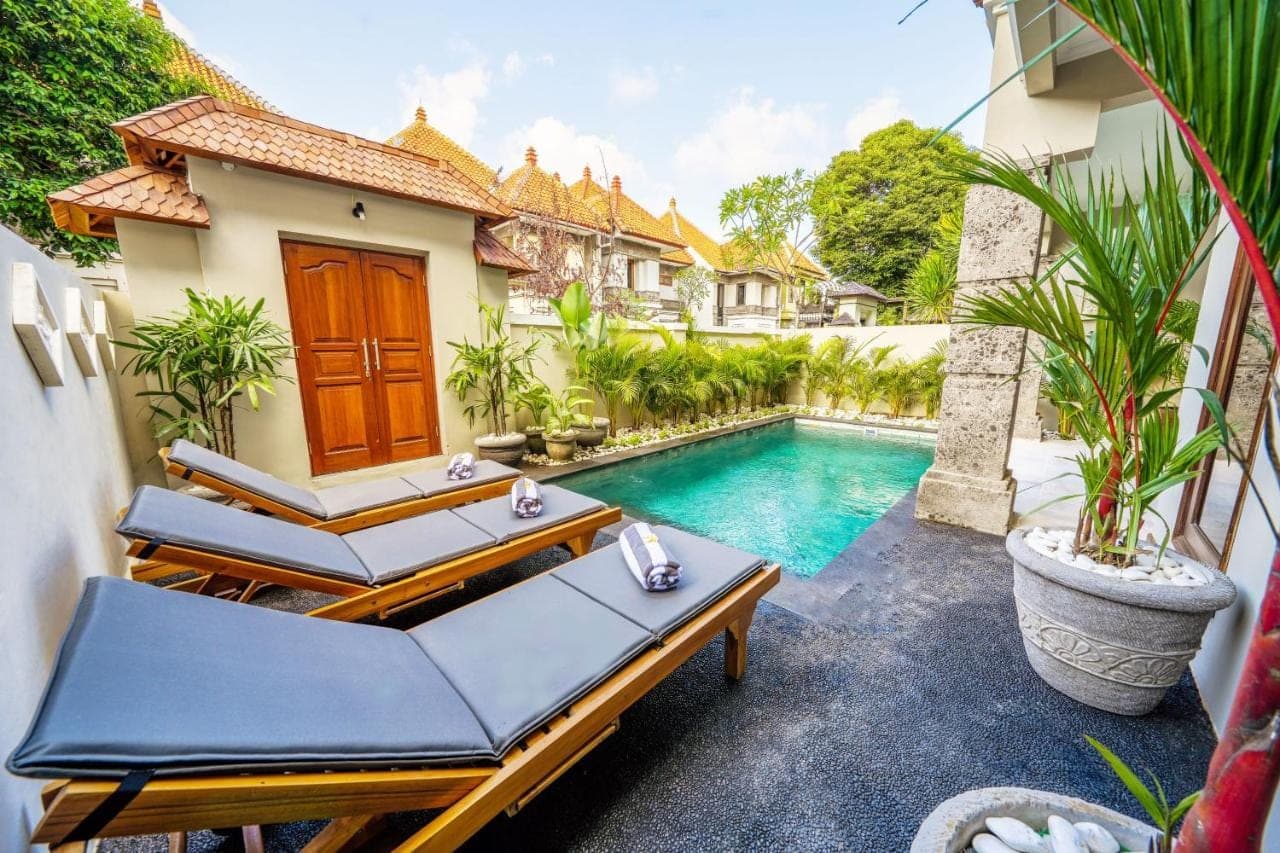 an image of a villa with a swimming pool at Villa MARIE - KUTA - 6 Bedroom 4 Bathroom Villa - Great Location ! in Kuta