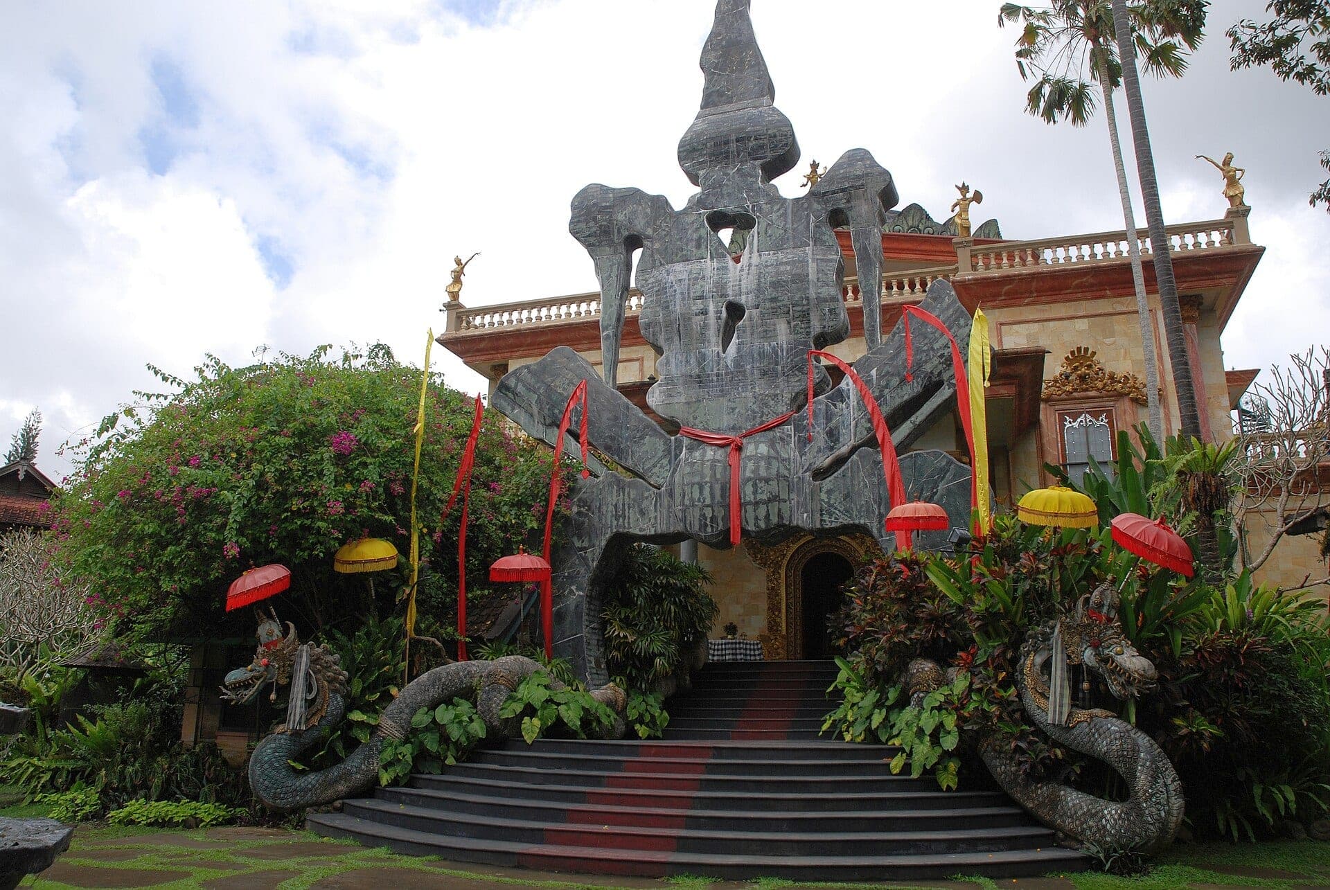Wide view of Blanco Renaissance Museum building and grounds in Ubud, Bali