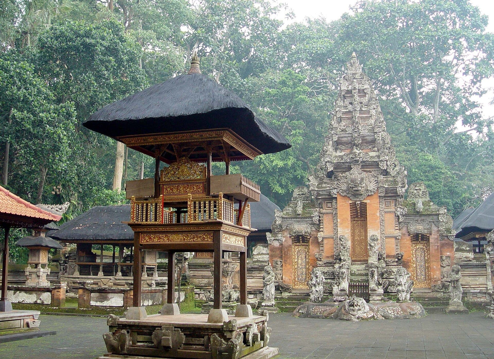 Pura Dalem Agung Padantegal temple, wide view of the structure